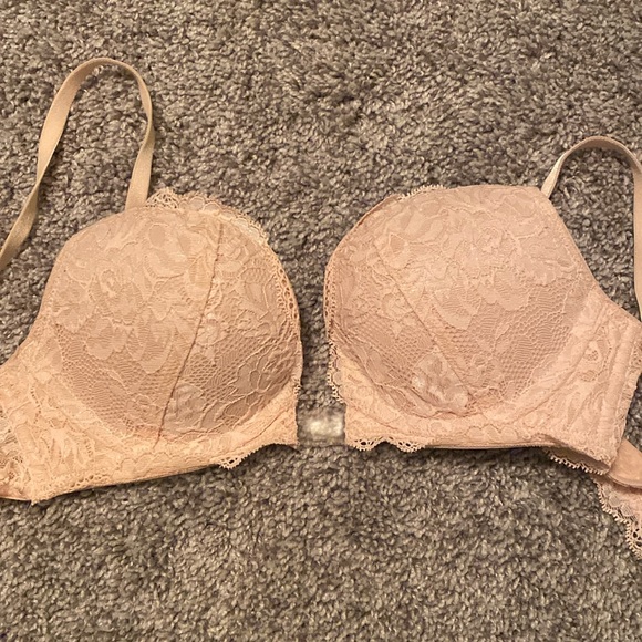 Light pink bra - Picture 1 of 2